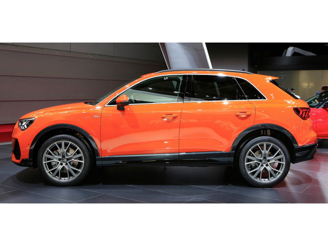Side windows chrome trim Audi Q3