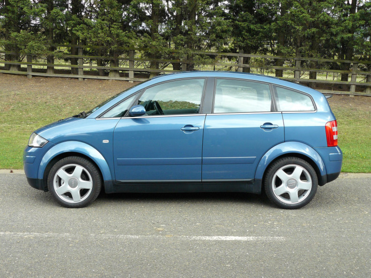 Side windows lower chrome trim Audi A2