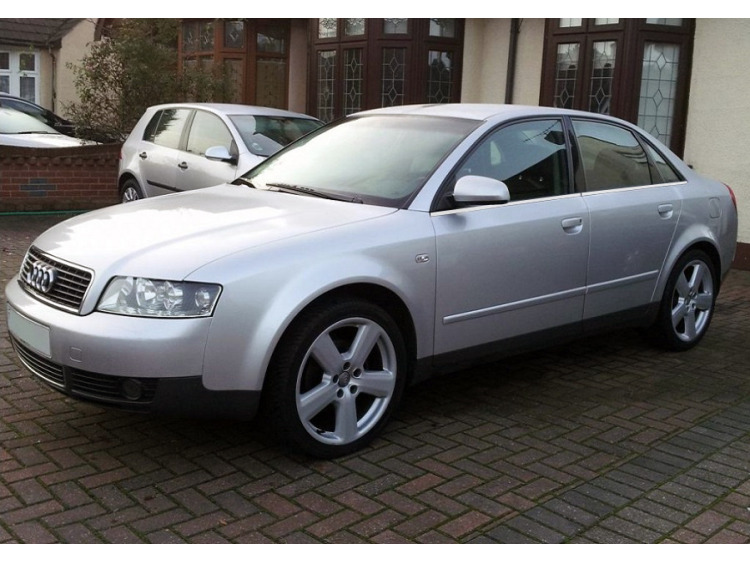 Side windows lower chrome trim Audi A4 s&eacute;rie 1 phase 2 99-00