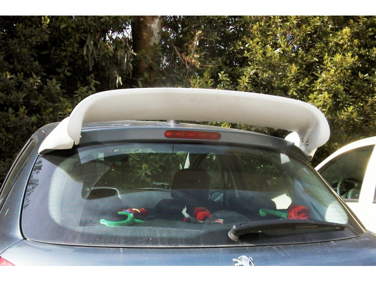 Spoiler / fin Peugeot 207 primed