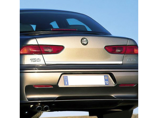 Trunk chrome trim