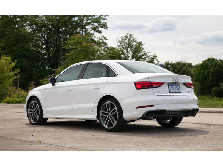 Trunk chrome trim Audi A3 S&eacute;rie 1 Phase 2 00-03 Audi A3 S&eacute;rie 3 Limousine 13-16 Audi A3 S&eacute;rie 3 Phase 2 16-26 Audi A3 S&eacute;rie 3 Phase 2 Limousine 16-26 Audi A3 S&eacute;rie 3 Phase 2 Sportback 16-26 Audi A3 S&eacute;rie 3 Sportback 12-16