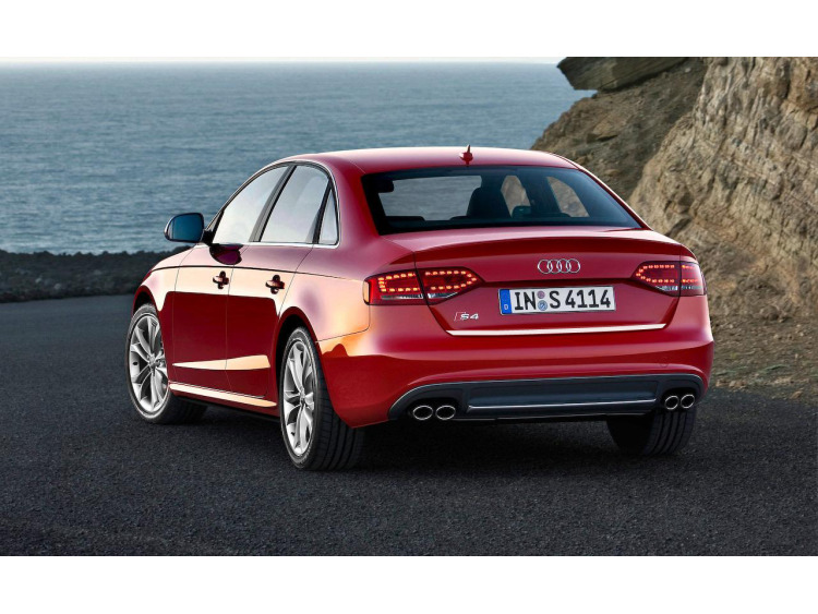 Trunk chrome trim Audi S4 08-11 s&eacute;rie 3 & Audi S4 11-16 s&eacute;rie 3 phase 2