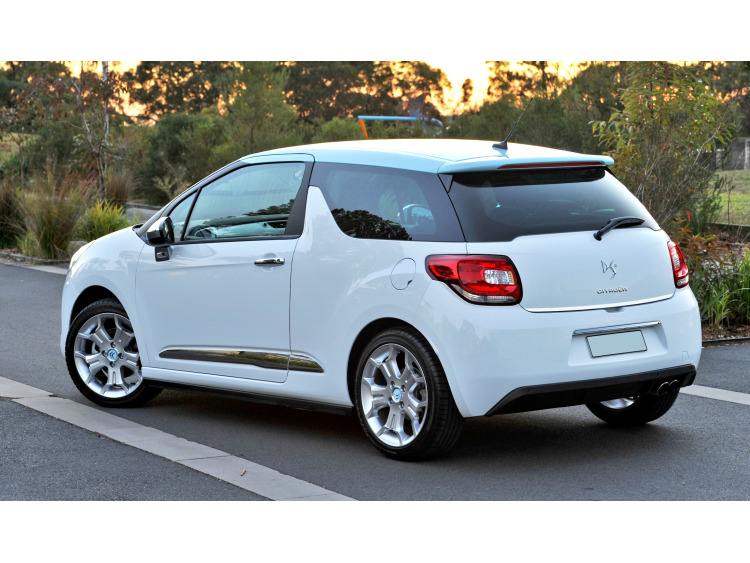 Trunk chrome trim Citro&euml;n DS 3 DS 3 16-26 DS 3 Cabriolet 16-26