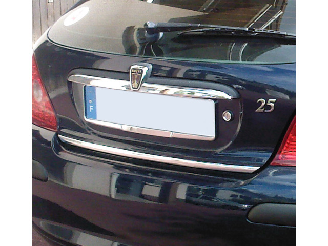 Trunk chrome trim